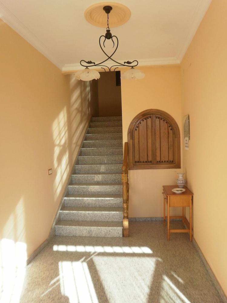 Hostal Miraflor De Las Cadenas Cuacos De Yuste Eksteriør bilde