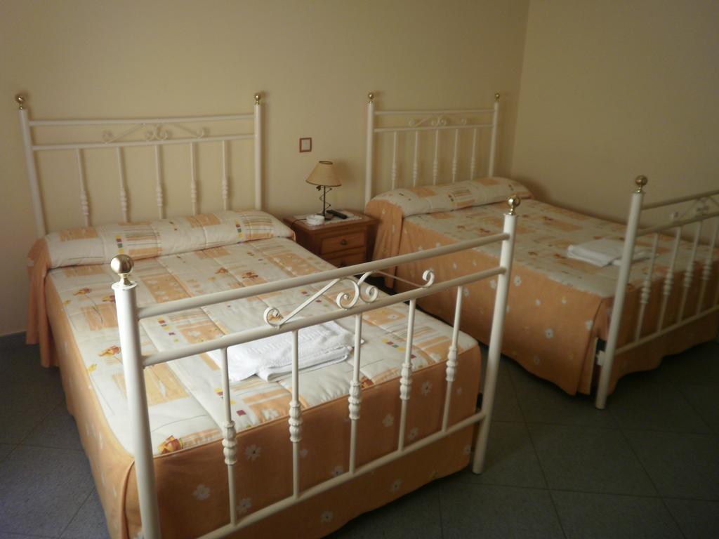 Hostal Miraflor De Las Cadenas Cuacos De Yuste Eksteriør bilde
